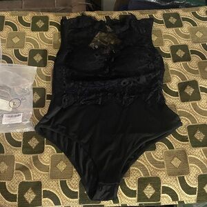 Shawhuwa Black Floral Lace High-Neck Sleeveless Bodysuit (L)